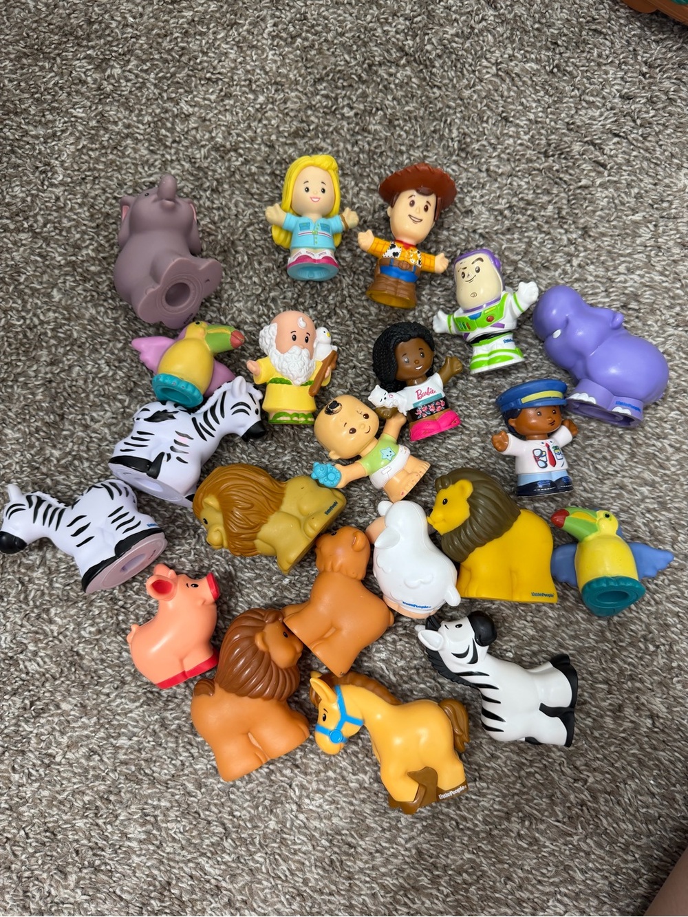 21 little people fisher price bundle
